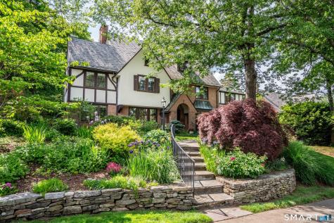 7 Fernwood Road West Hartford CT 06119