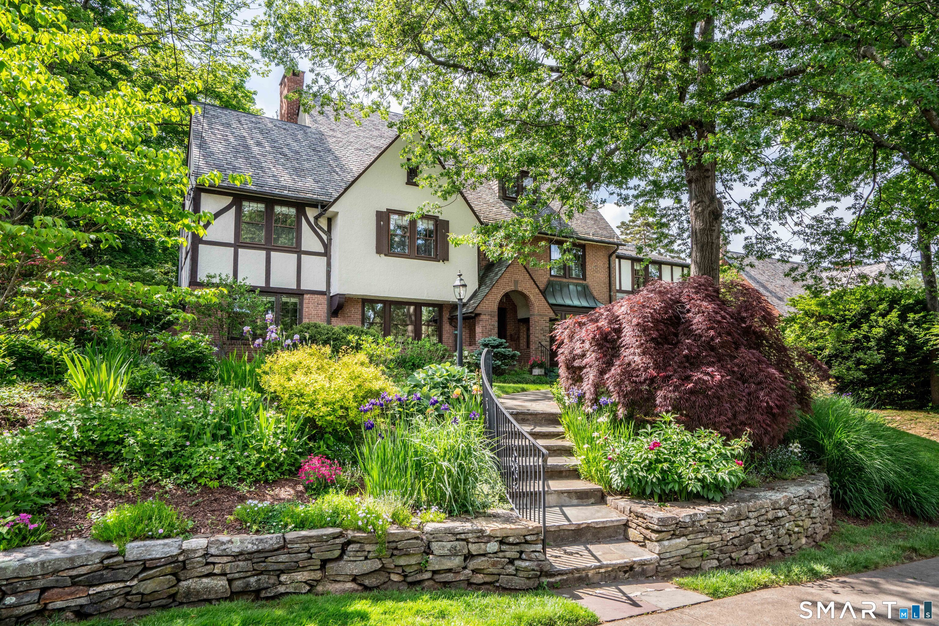7 Fernwood Road West Hartford CT 06119