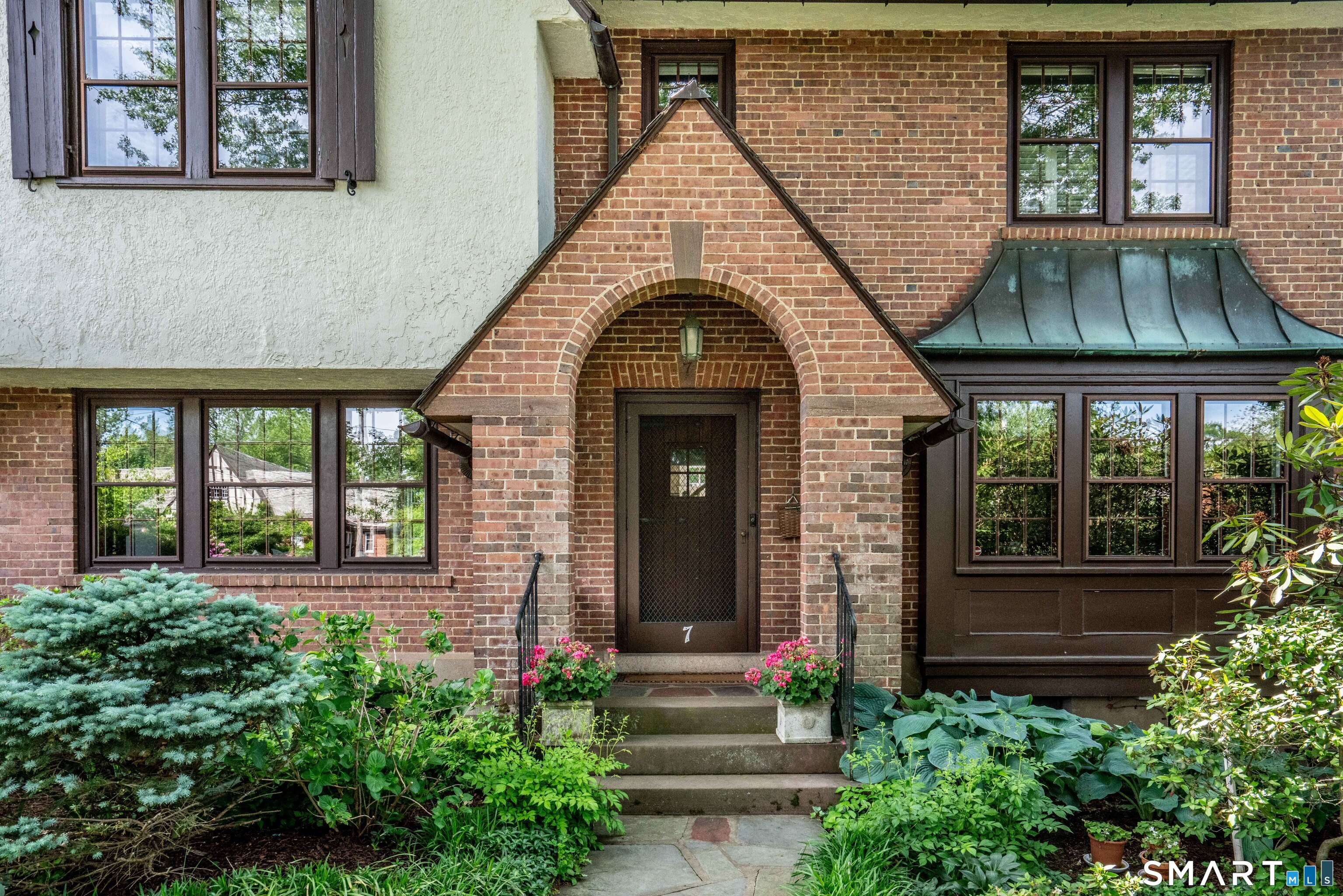 7 Fernwood Road West Hartford CT 06119
