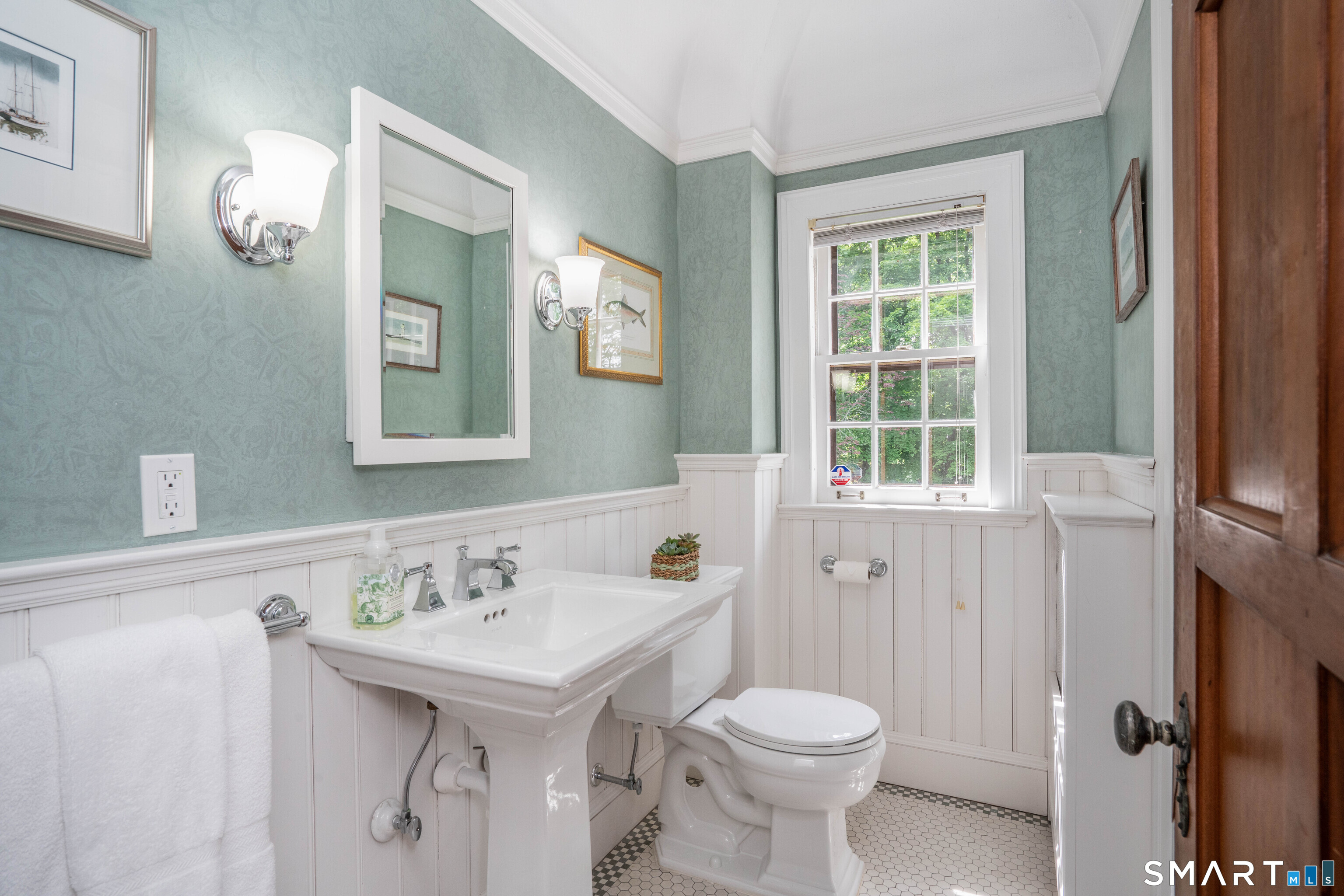 7 Fernwood Road West Hartford CT 06119