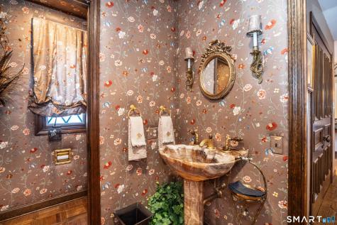 33 Mountain Farms Road West Hartford CT 06117