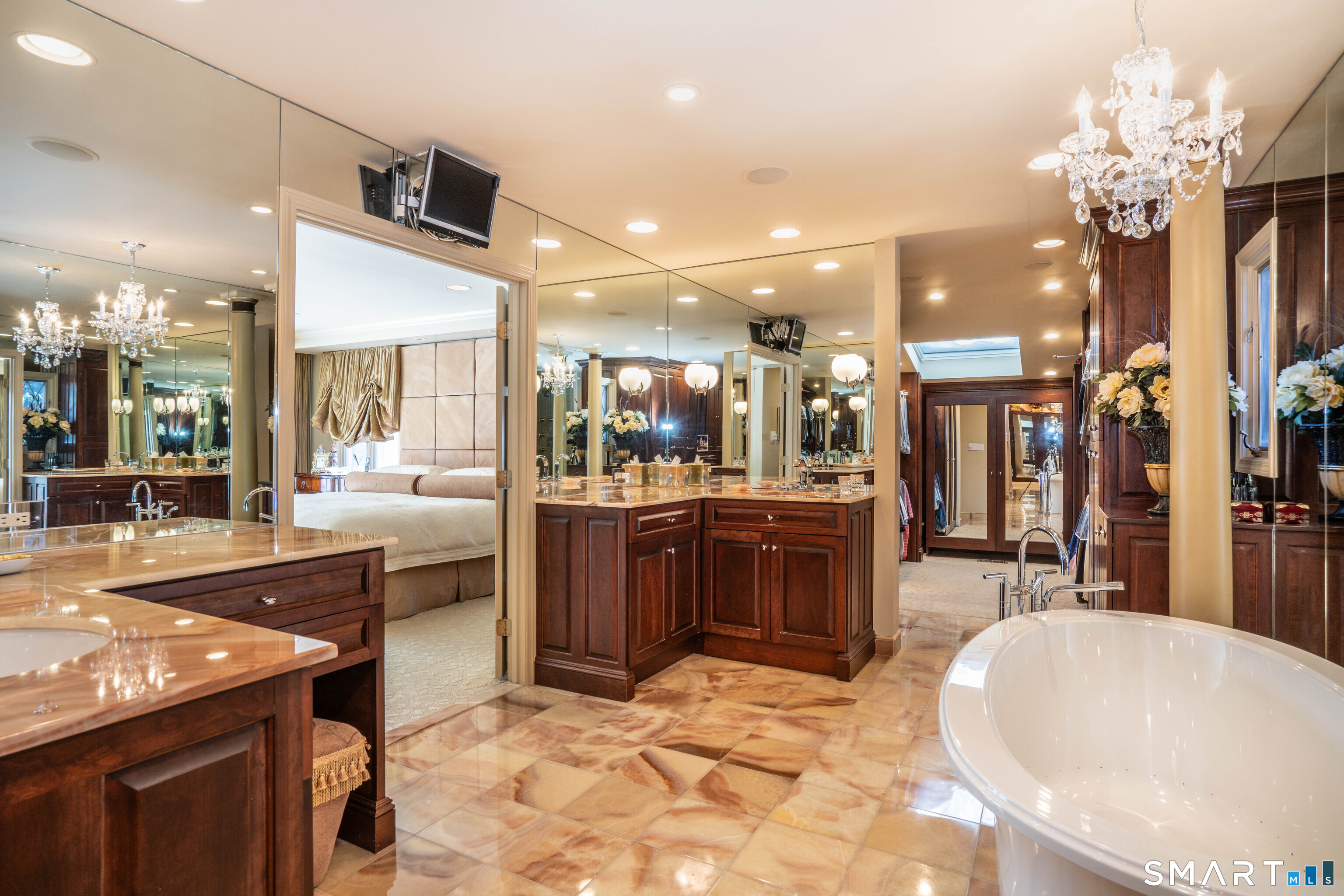 33 Mountain Farms Road West Hartford CT 06117