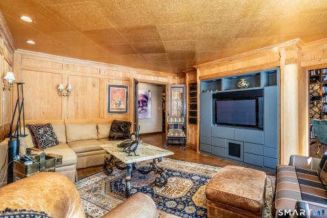 33 Mountain Farms Road West Hartford CT 06117