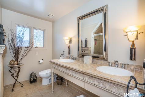 33 Mountain Farms Road West Hartford CT 06117