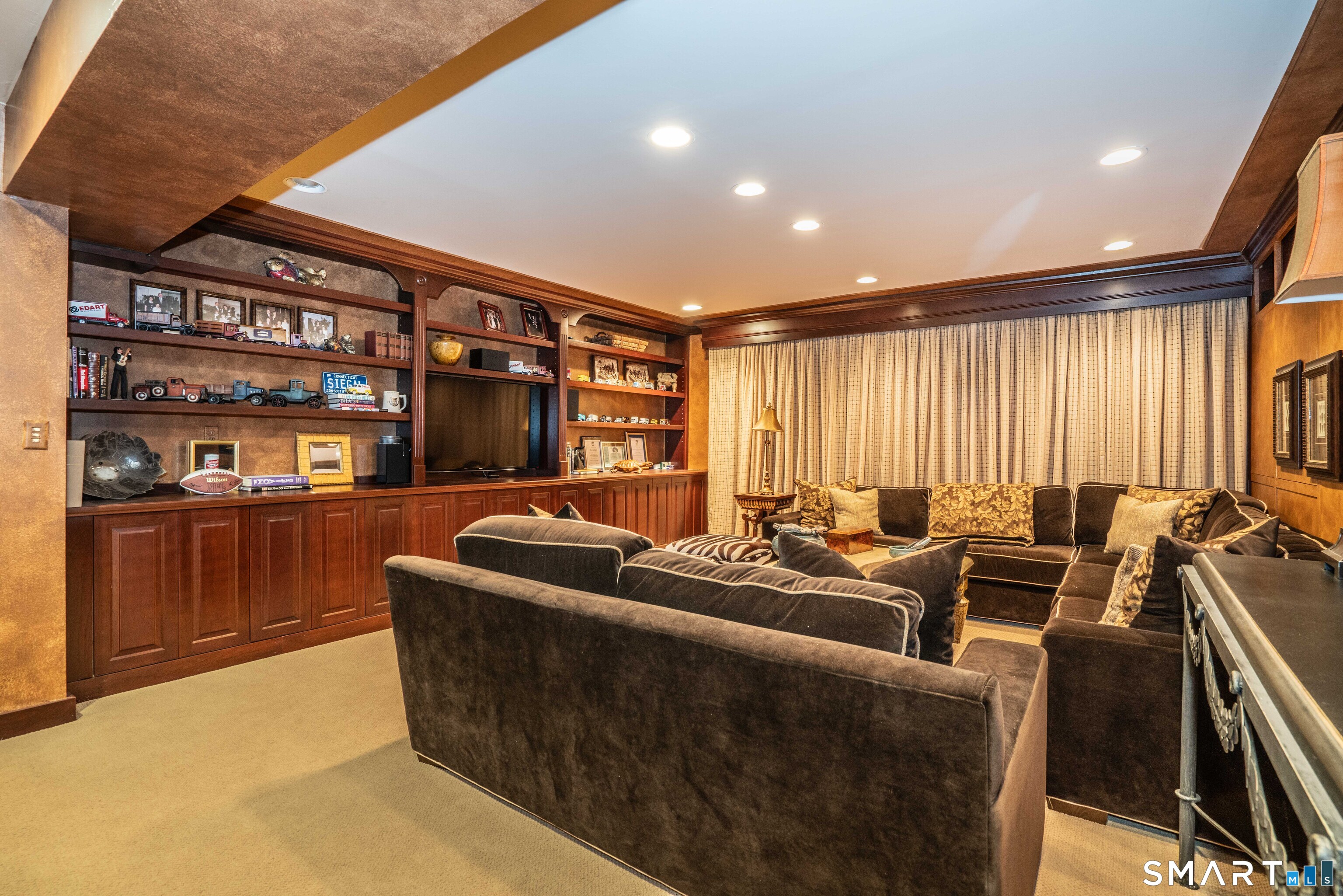 33 Mountain Farms Road West Hartford CT 06117