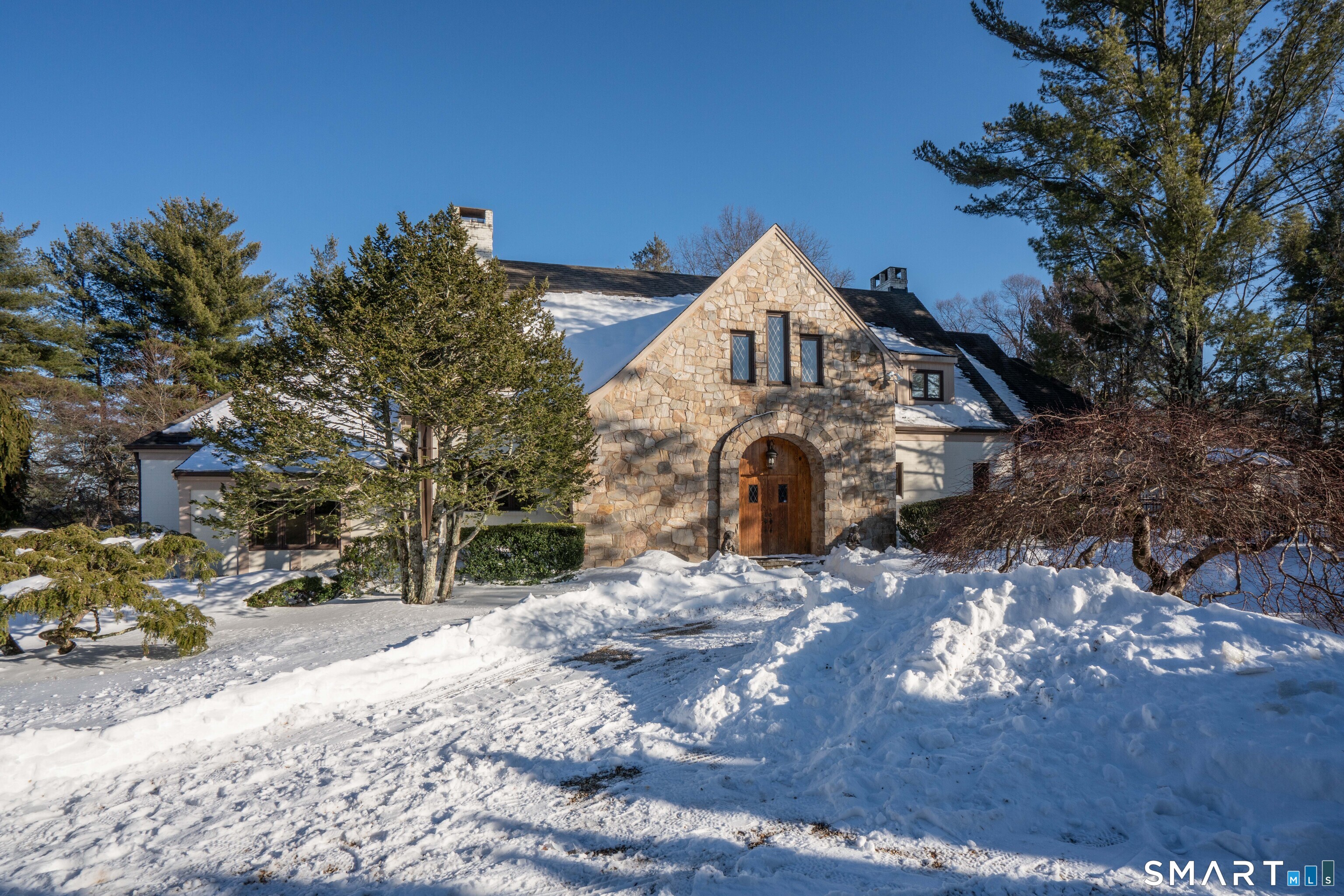 33 Mountain Farms Road West Hartford CT 06117