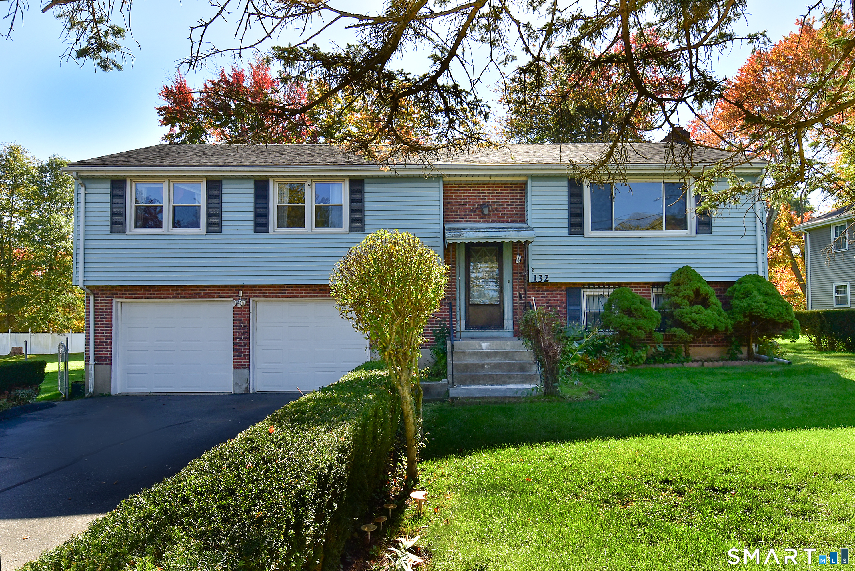 132 Ridge Crest Circle Wethersfield CT 06109