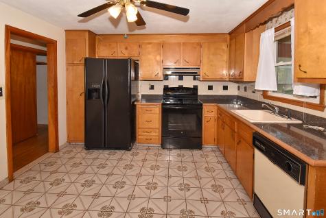 132 Ridge Crest Circle Wethersfield CT 06109