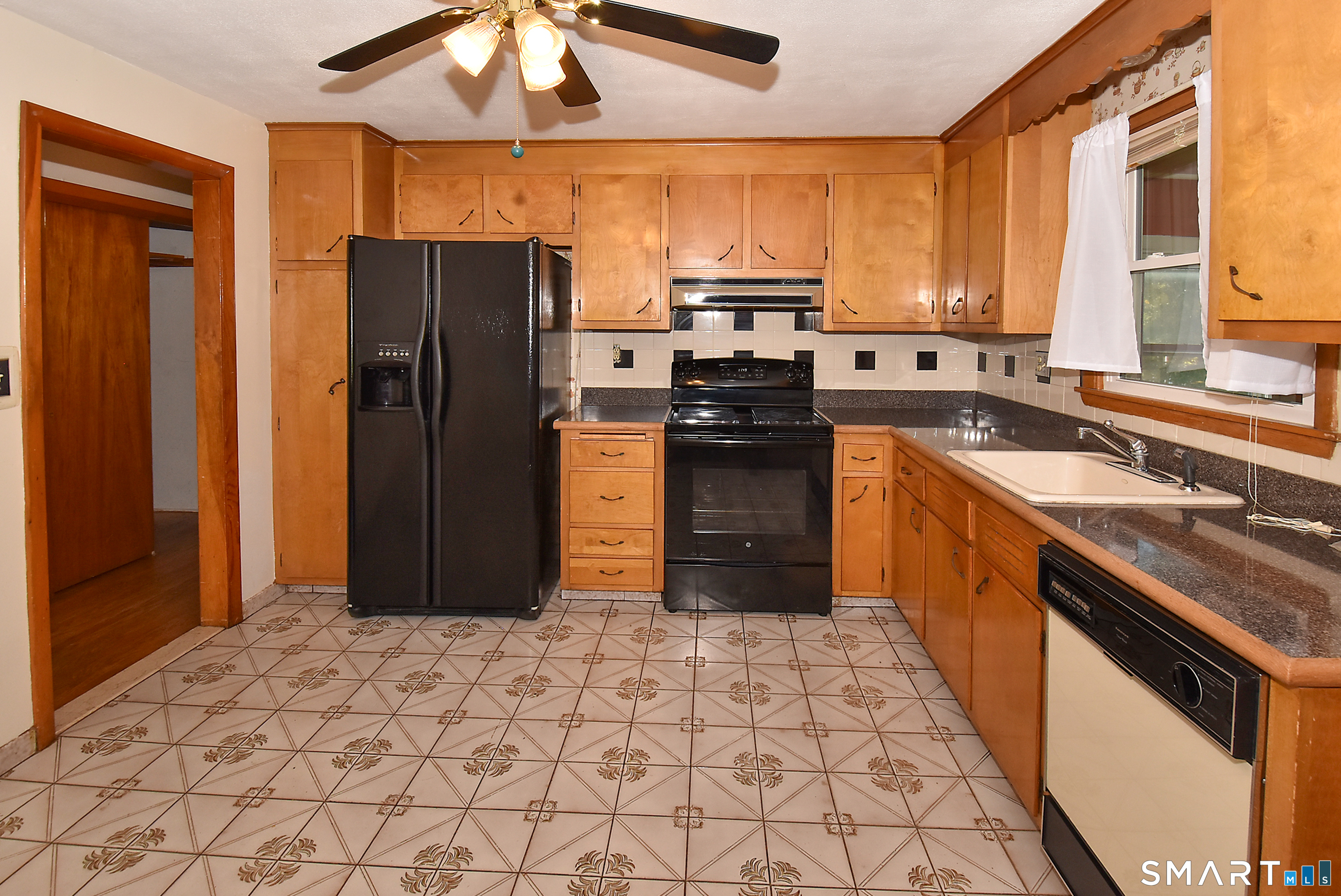 132 Ridge Crest Circle Wethersfield CT 06109