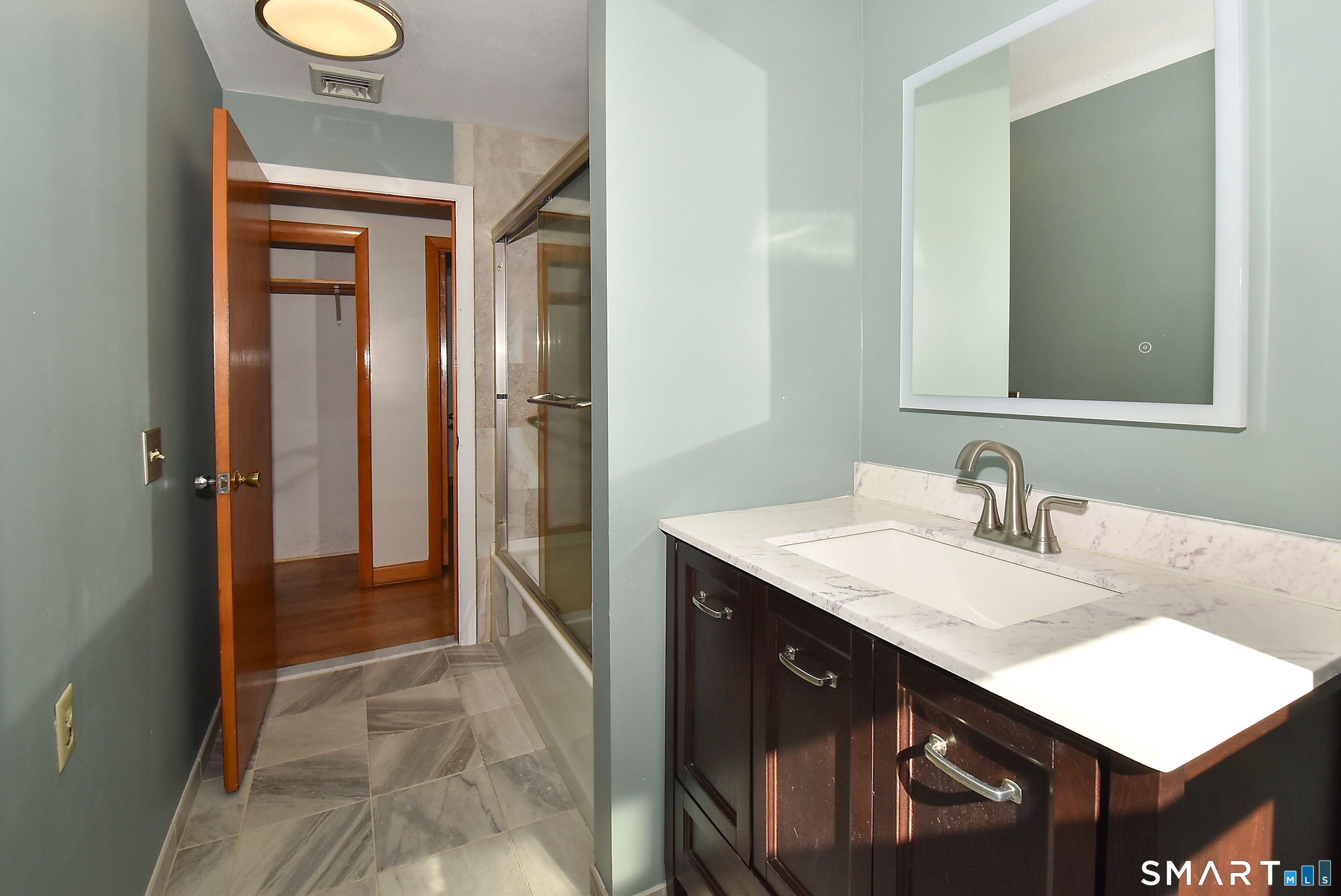 132 Ridge Crest Circle Wethersfield CT 06109