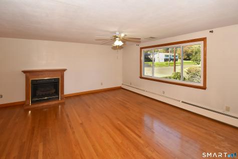 132 Ridge Crest Circle Wethersfield CT 06109