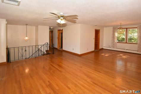 132 Ridge Crest Circle Wethersfield CT 06109