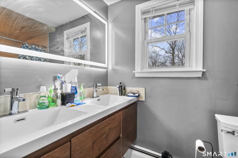 31 Coach Drive North Haven CT 06473
