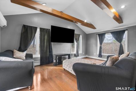 31 Coach Drive North Haven CT 06473