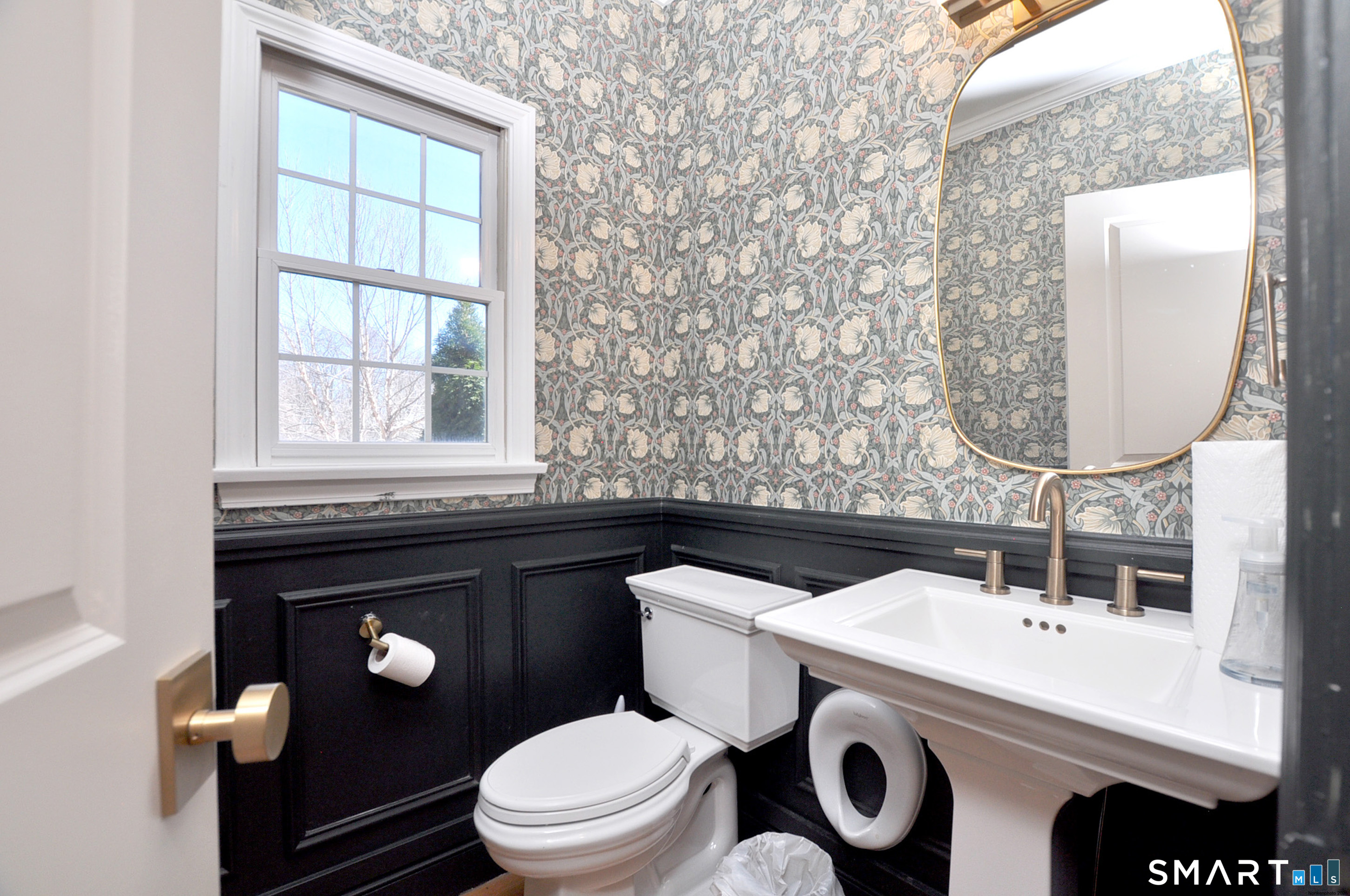 112 Gilbert Lane South Windsor CT 06074