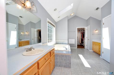 112 Gilbert Lane South Windsor CT 06074