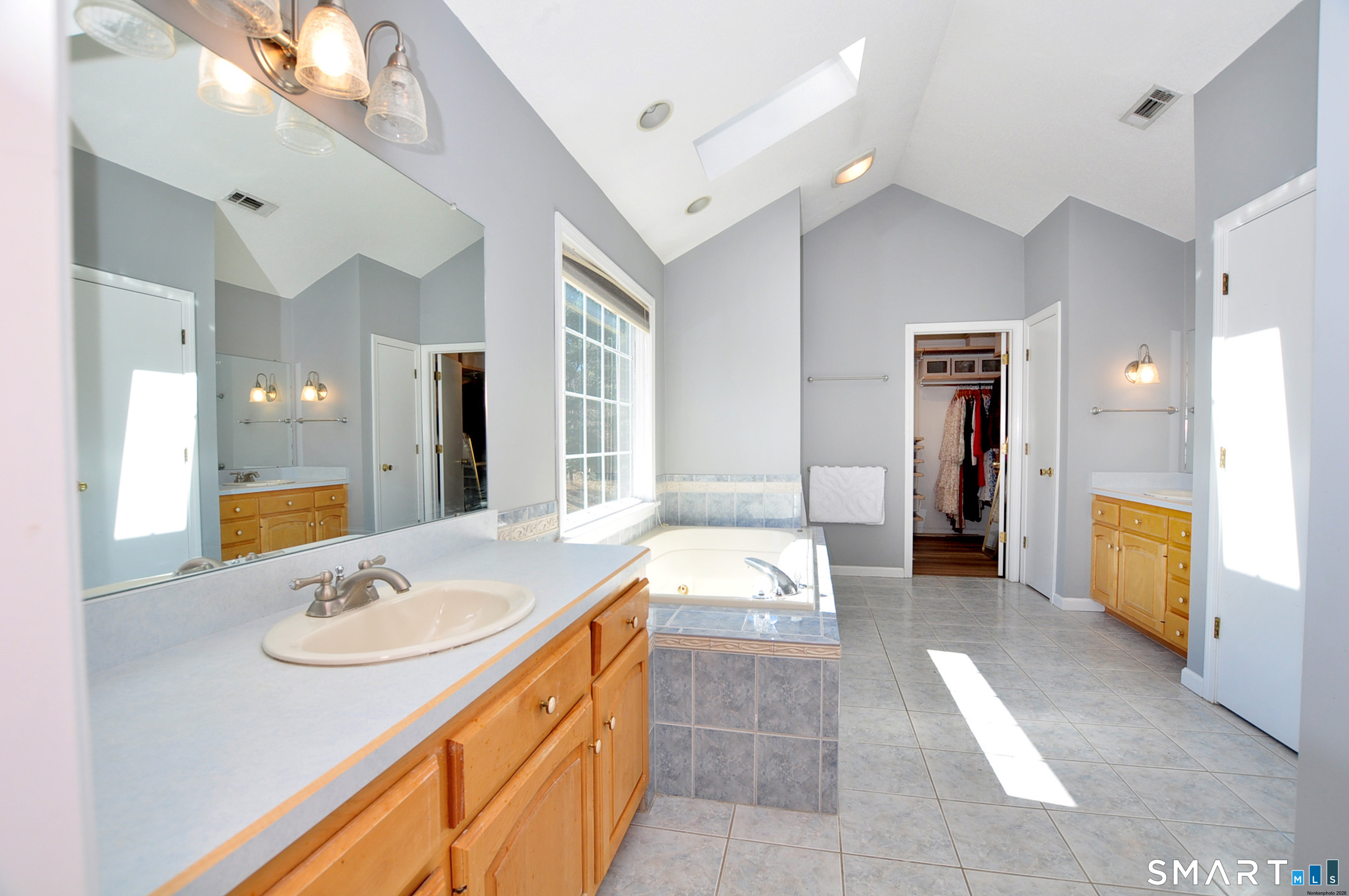 112 Gilbert Lane South Windsor CT 06074