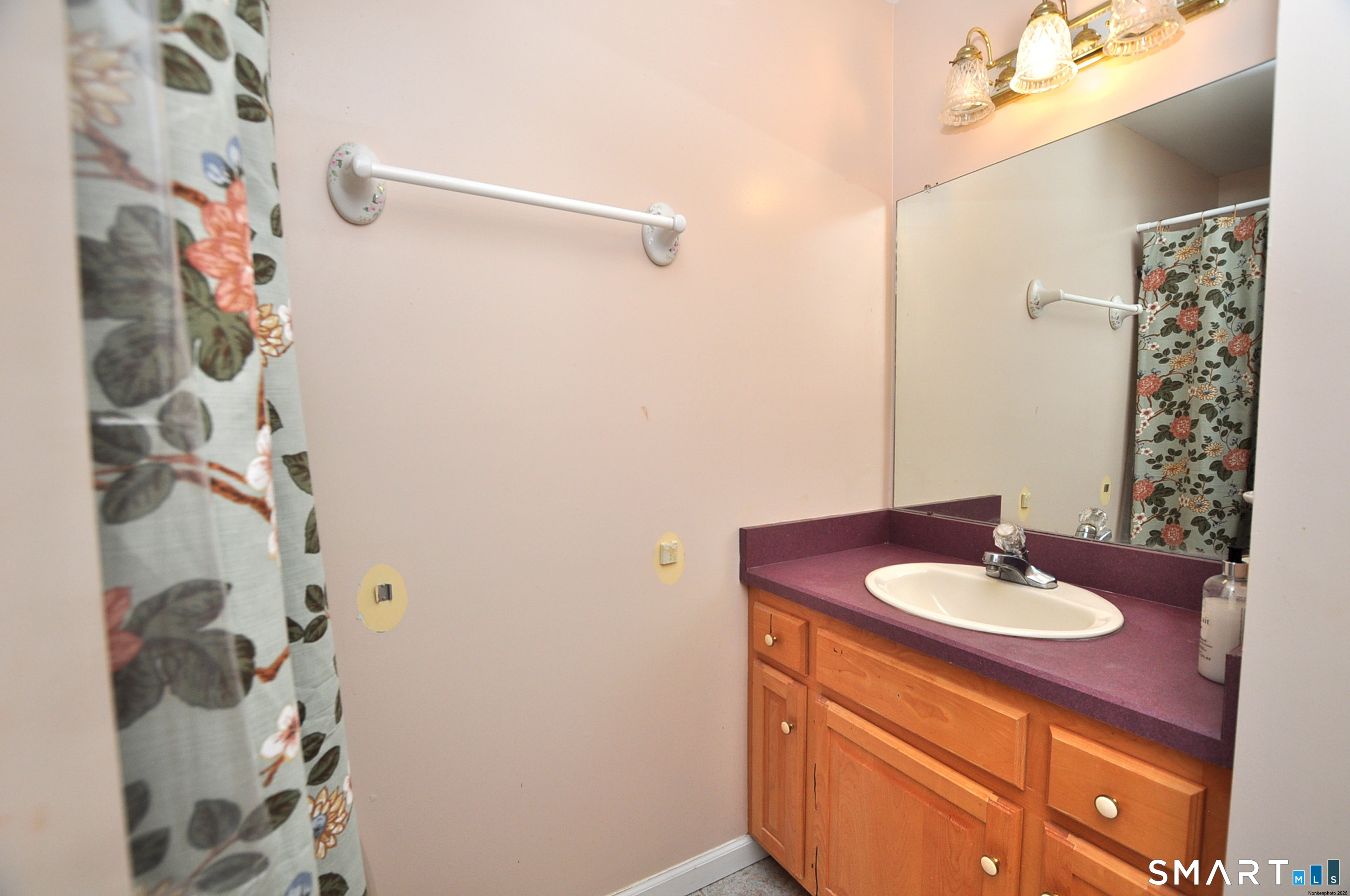 112 Gilbert Lane South Windsor CT 06074