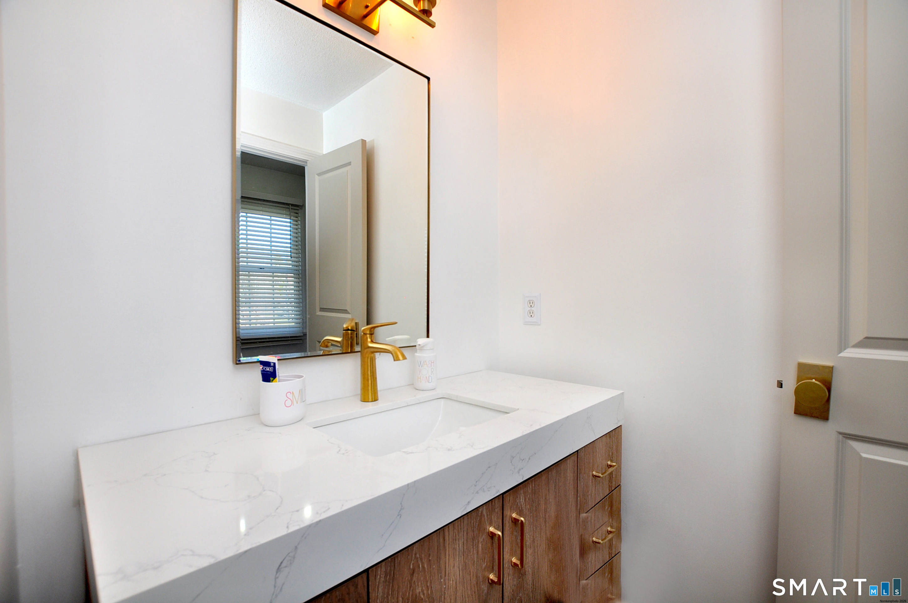 112 Gilbert Lane South Windsor CT 06074
