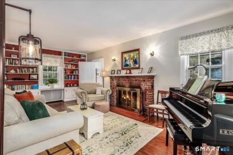 10 North Beech Tree Road Brookfield CT 06804