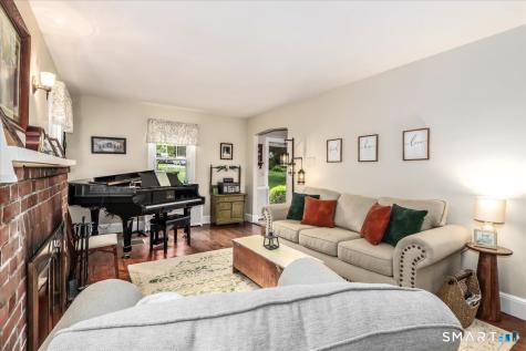 10 North Beech Tree Road Brookfield CT 06804