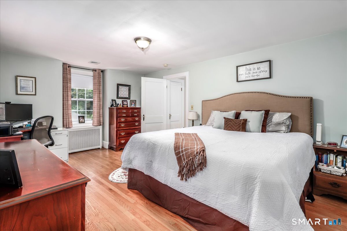 10 North Beech Tree Road Brookfield CT 06804
