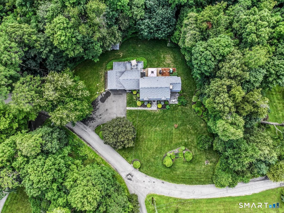 10 North Beech Tree Road Brookfield CT 06804
