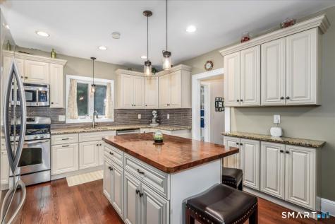 10 North Beech Tree Road Brookfield CT 06804