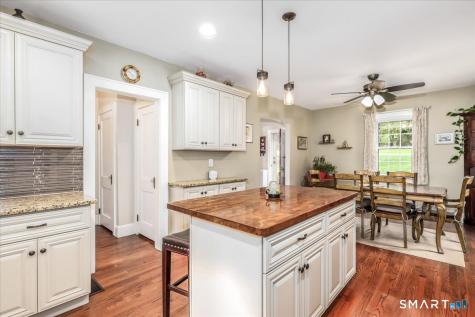 10 North Beech Tree Road Brookfield CT 06804