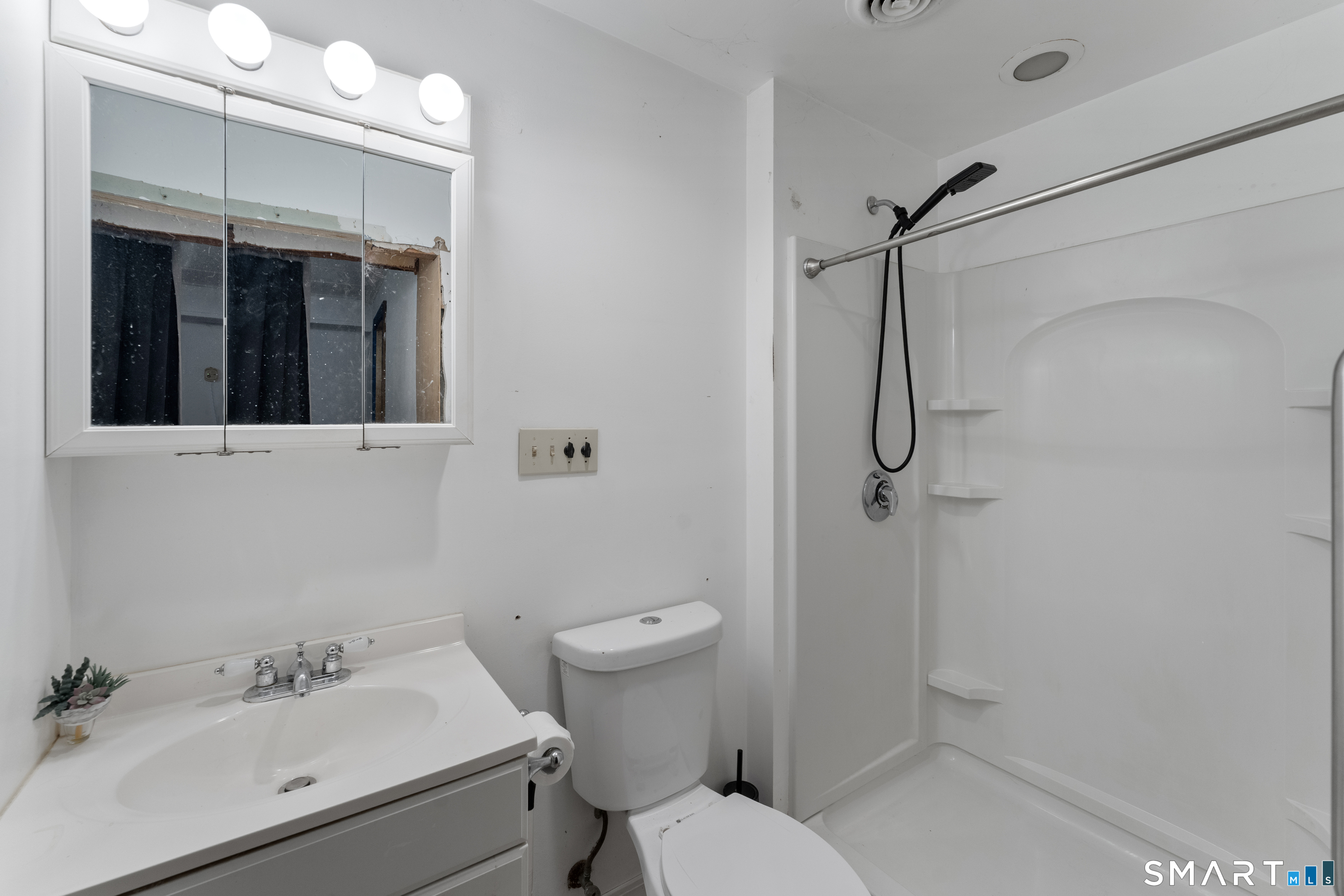 51 Dell Avenue New London CT 06320