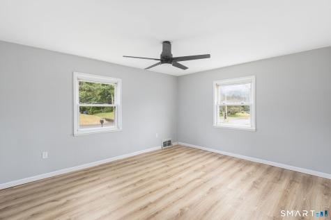 10 Teddy Lane Norwich CT 06360