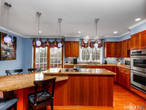 3 Lancelot Way Hamden CT 06518