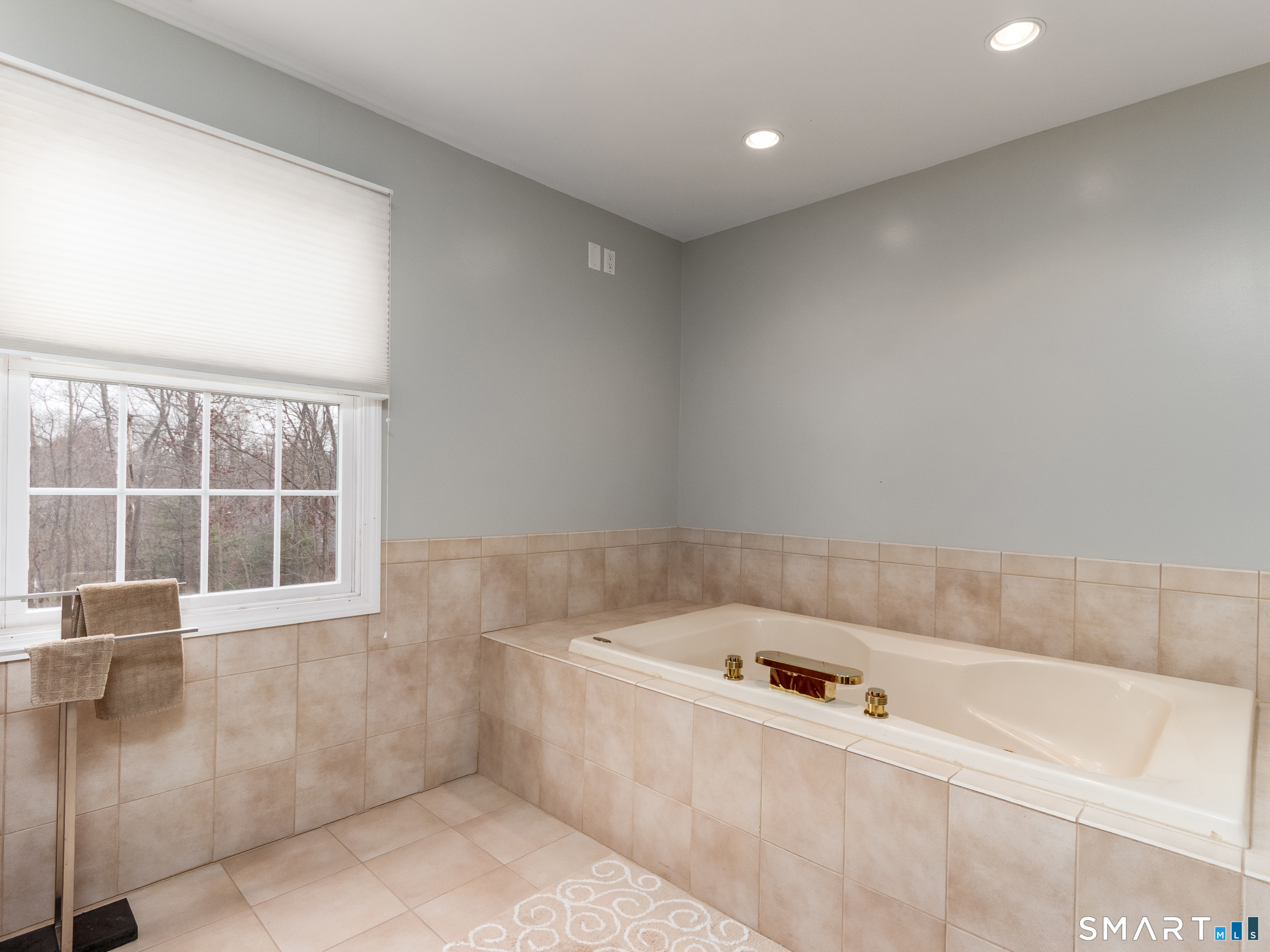 3 Lancelot Way Hamden CT 06518