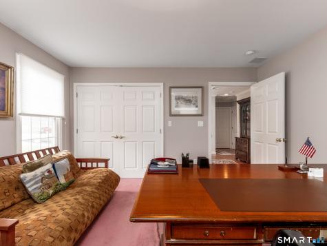 3 Lancelot Way Hamden CT 06518