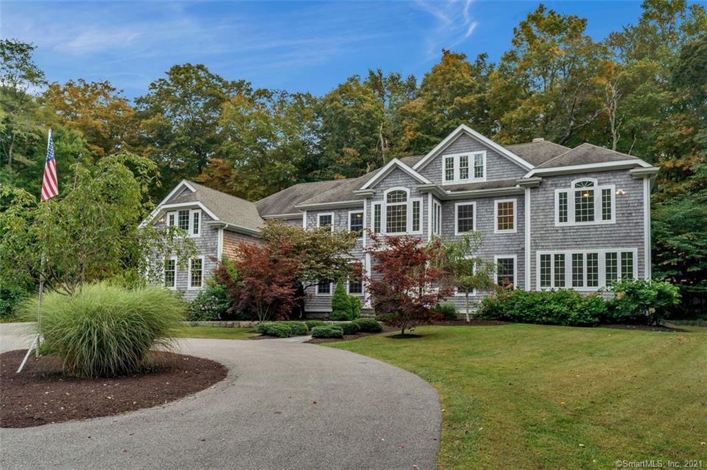 9 River Road Essex CT 06426