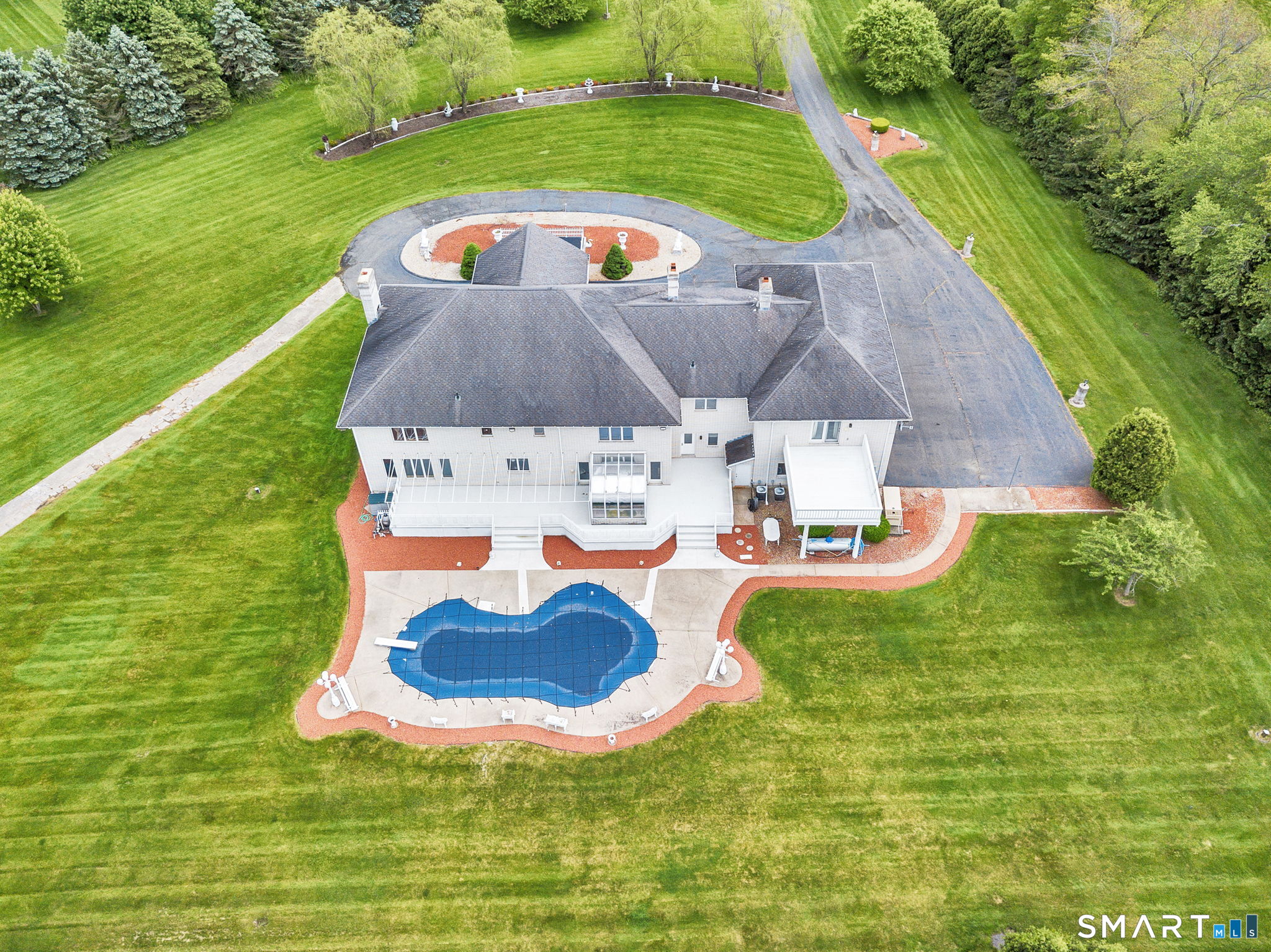 535 East South Street Suffield CT 06078
