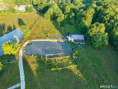 535 East South Street Suffield CT 06078