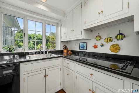 28 Center Street Fairfield CT 06890