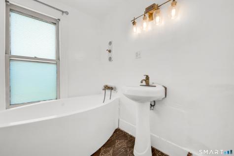 1476 Poquonock Avenue Windsor CT 06095
