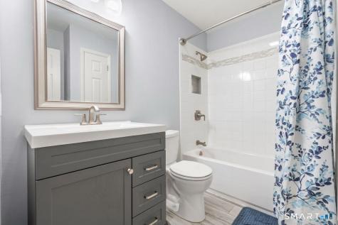 10 Karen Boulevard Newtown CT 06470