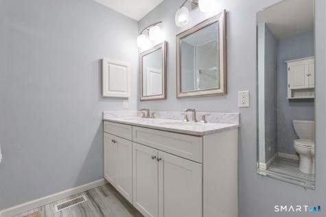 10 Karen Boulevard Newtown CT 06470
