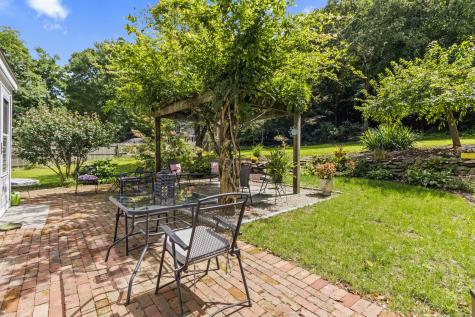 94 Glen Road Newtown CT 06482