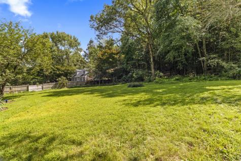 94 Glen Road Newtown CT 06482