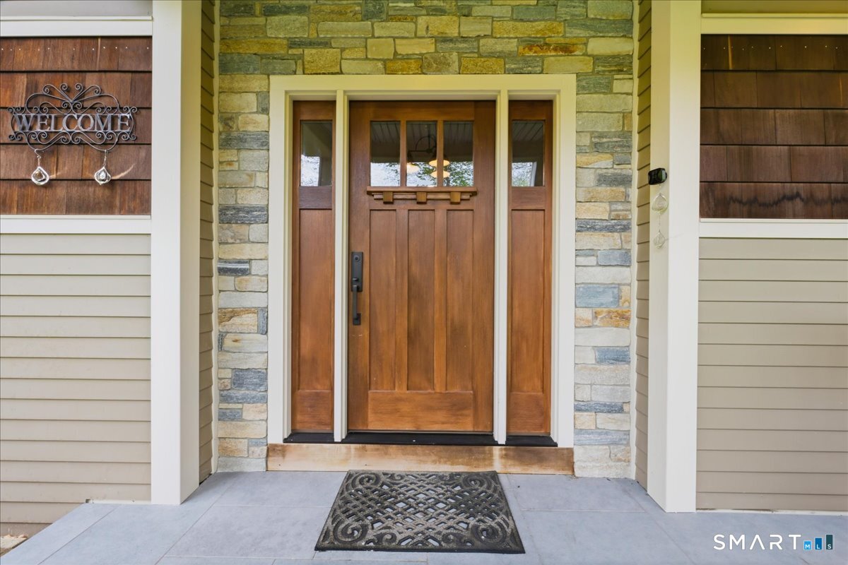 17 Decubellis Court Putnam CT 06260
