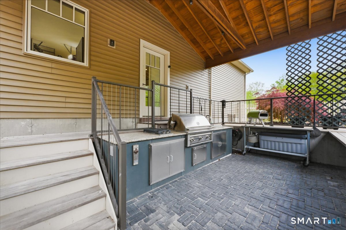 17 Decubellis Court Putnam CT 06260