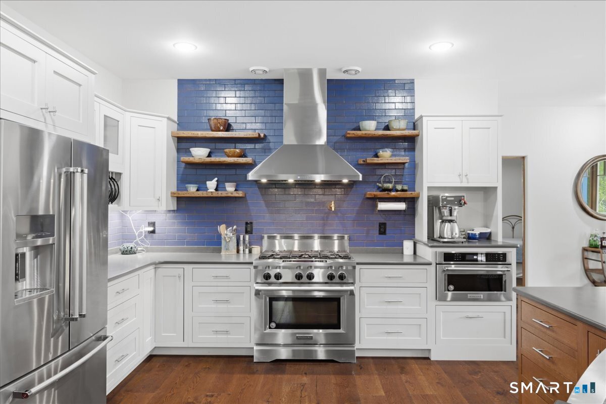 17 Decubellis Court Putnam CT 06260