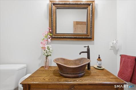 17 Decubellis Court Putnam CT 06260
