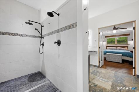 17 Decubellis Court Putnam CT 06260