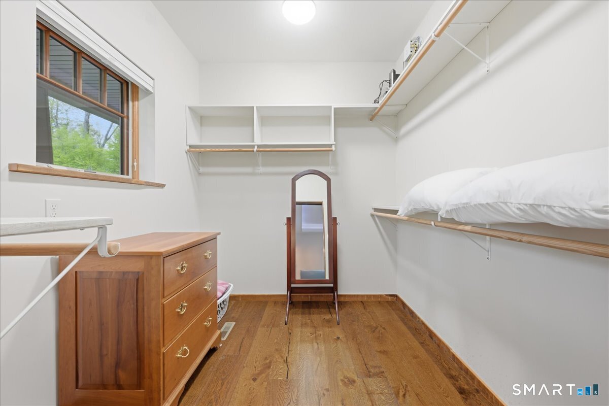 17 Decubellis Court Putnam CT 06260