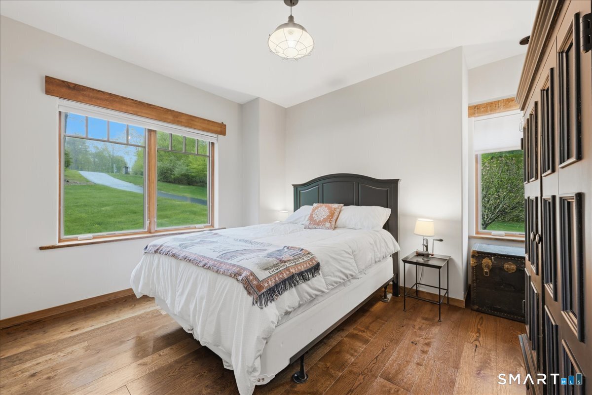 17 Decubellis Court Putnam CT 06260